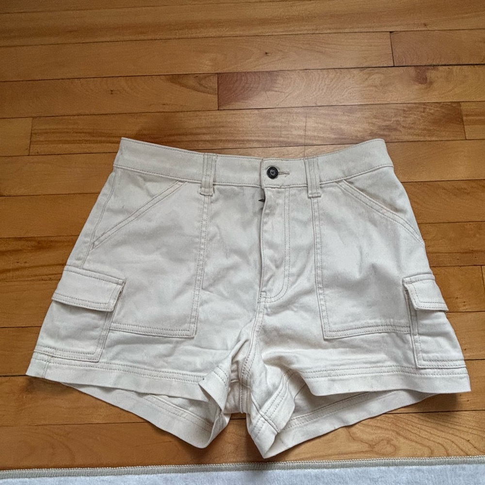 Hollister Women's Tan Cargo Shorts